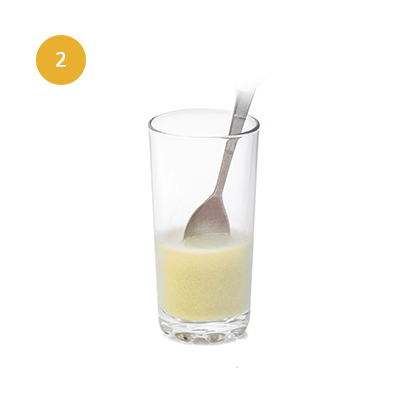 Ajoutez 100ml d'eau et mélangez.